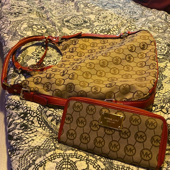 Purse - Picture 2 of 5